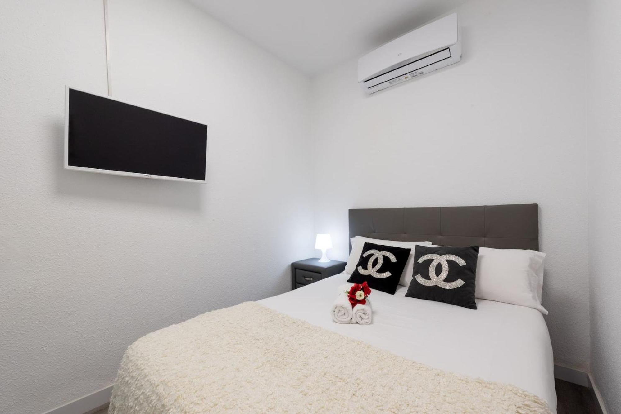 Apartamentos Day Madrid Santo Domingo Centro Gran Via Sol Malasana Extérieur photo