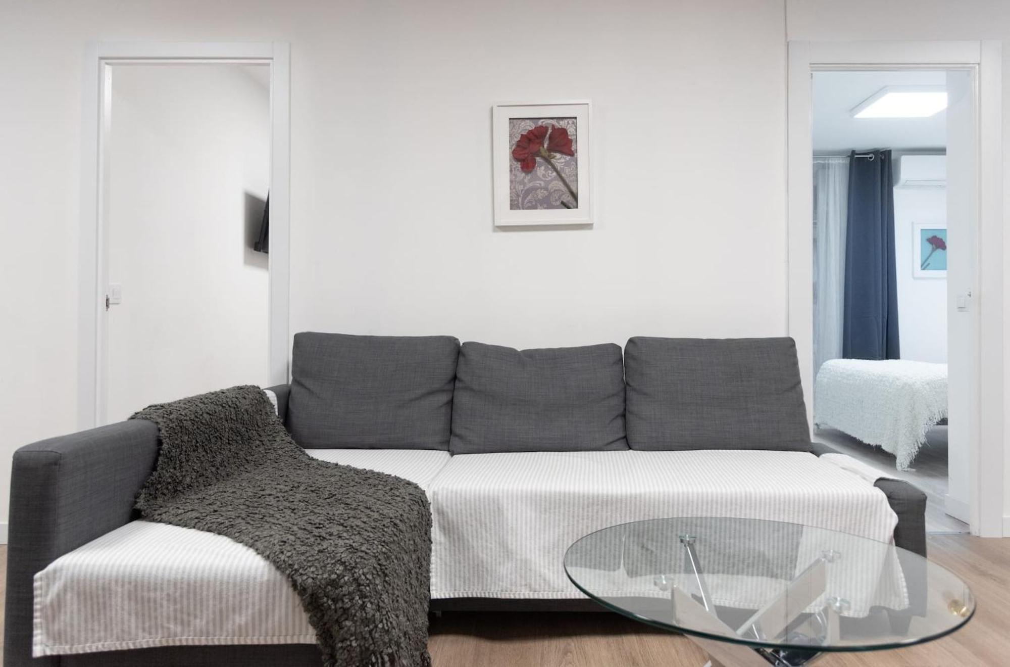 Apartamentos Day Madrid Santo Domingo Centro Gran Via Sol Malasana Extérieur photo