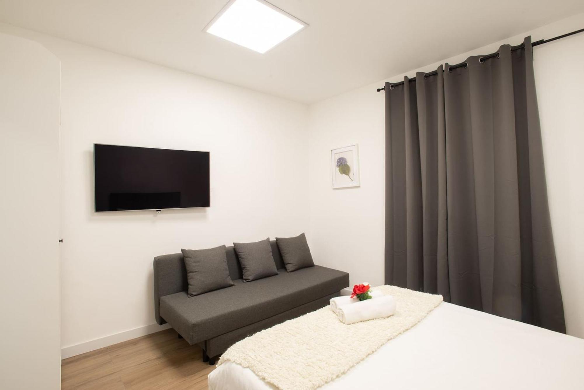 Apartamentos Day Madrid Santo Domingo Centro Gran Via Sol Malasana Extérieur photo