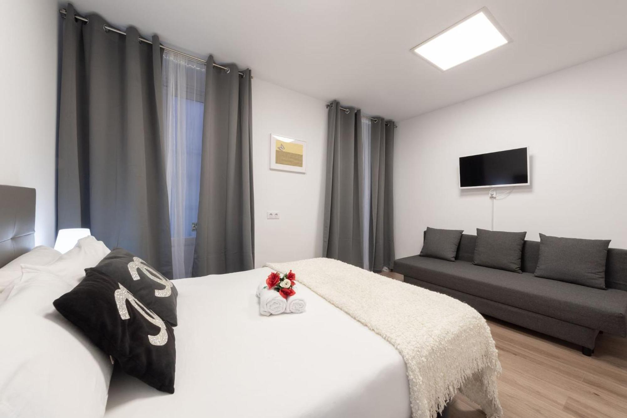 Apartamentos Day Madrid Santo Domingo Centro Gran Via Sol Malasana Extérieur photo