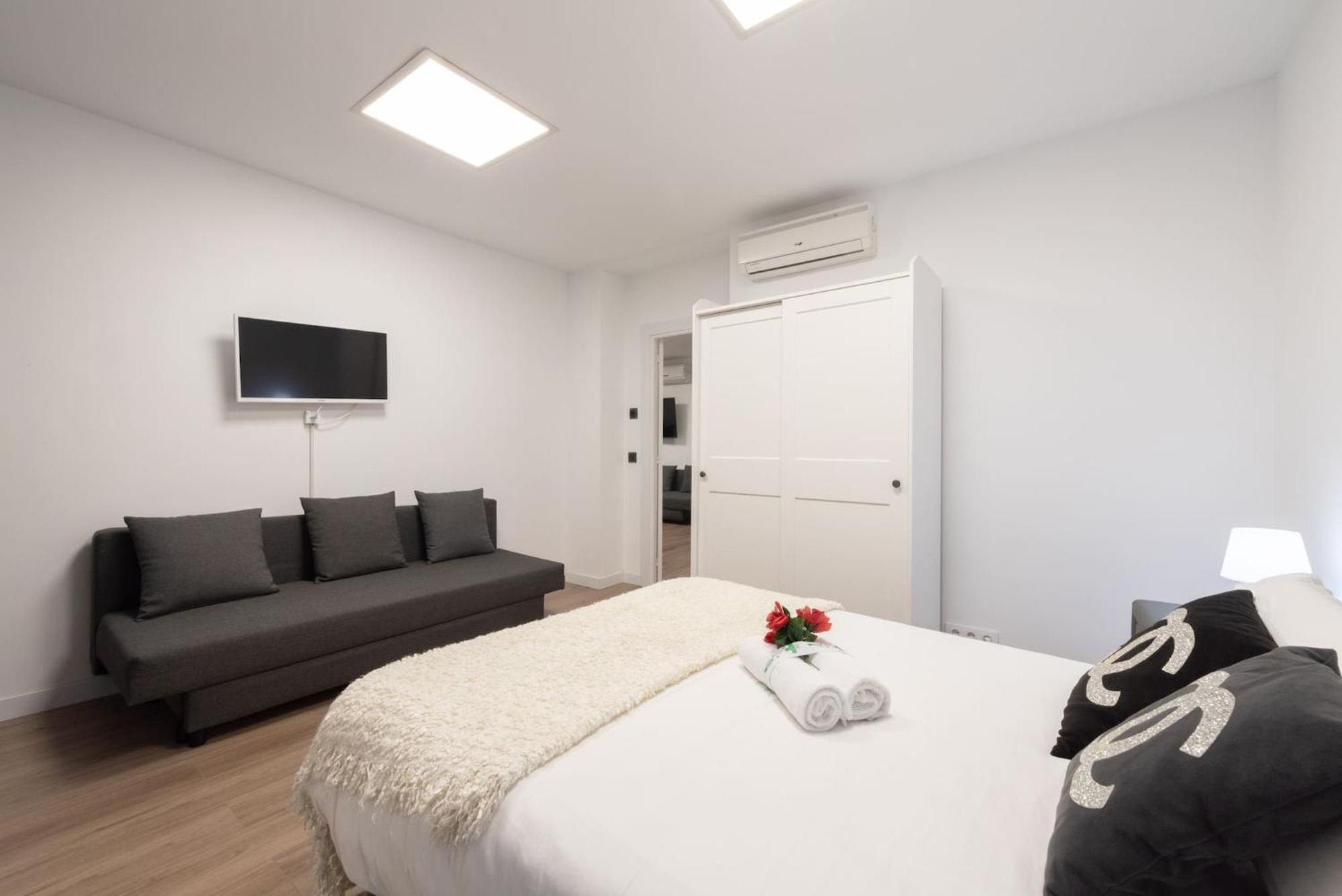 Apartamentos Day Madrid Santo Domingo Centro Gran Via Sol Malasana Extérieur photo