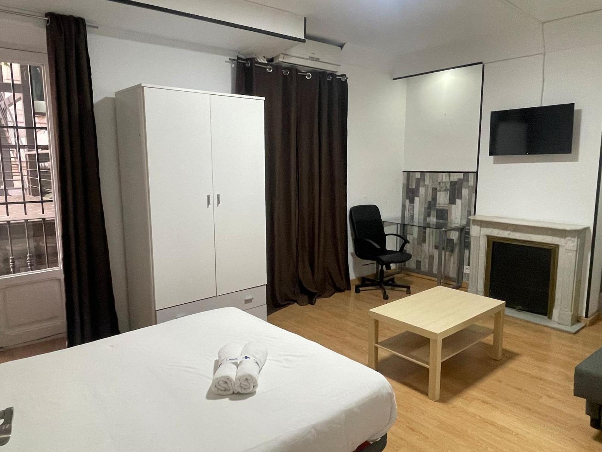 Apartamentos Day Madrid Santo Domingo Centro Gran Via Sol Malasana Extérieur photo